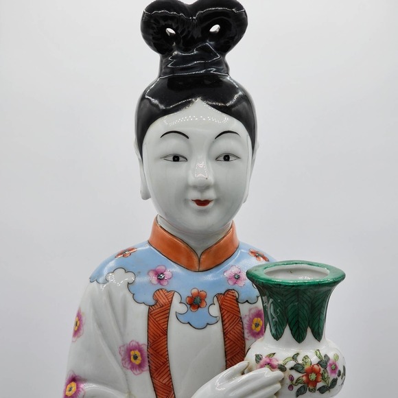 Vintage Gump's Chinese Export Porcelain Court Lady Vase Candleholder 17.5" - Picture 3 of 10